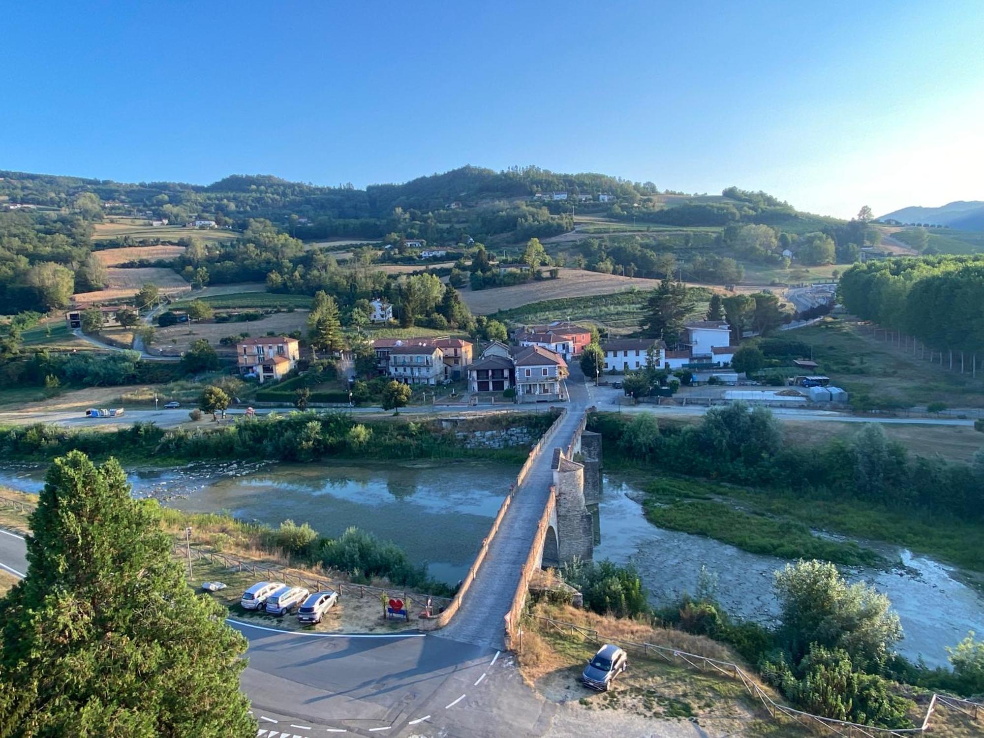 Vakantiehuis Casa Dolce Vista Monastero Bormida المظهر الخارجي الصورة