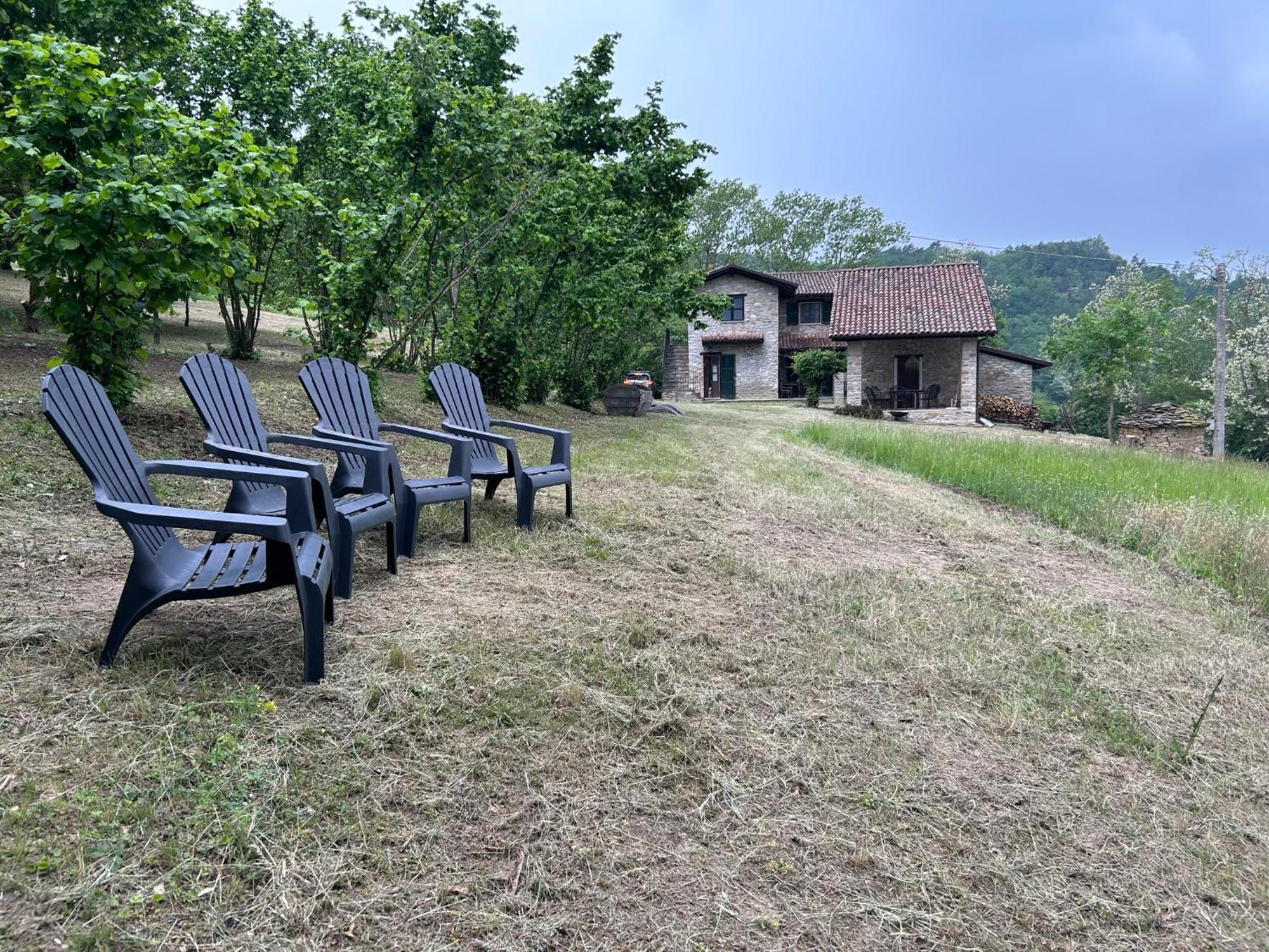 Vakantiehuis Casa Dolce Vista Monastero Bormida المظهر الخارجي الصورة